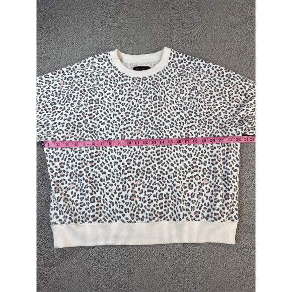 Victoria's Secret Sweatshirt Crewneck Casual Lounge Cheetah Print Size XL - Picture 5 of 7